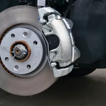 Achsaufhängung/Radführung/Räder
